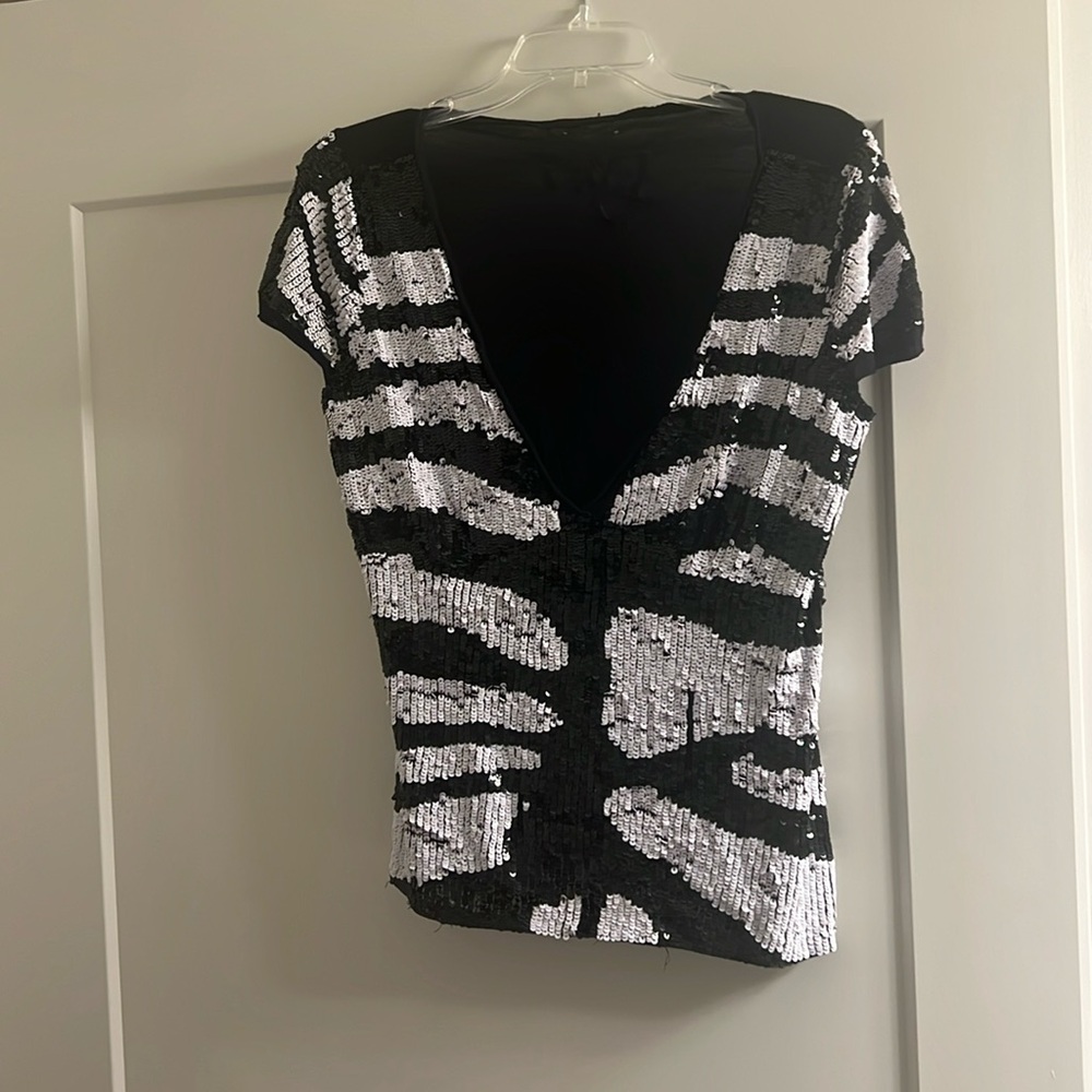 Zebra print sequin tee